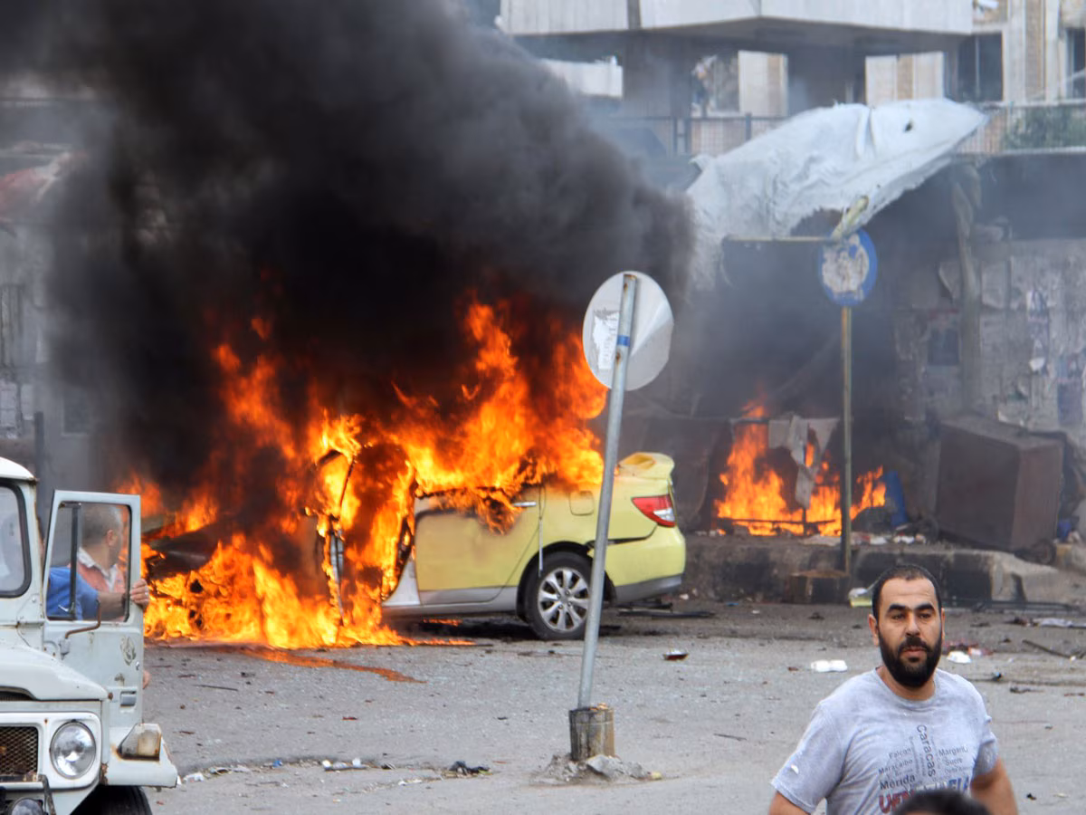 सीरिया में आतंकी ठिकानों पर ब्रिटेन–फ्रांस की संयुक्त स्ट्राइक, IS के भूमिगत हथियार डिपो को बनाया निशाना