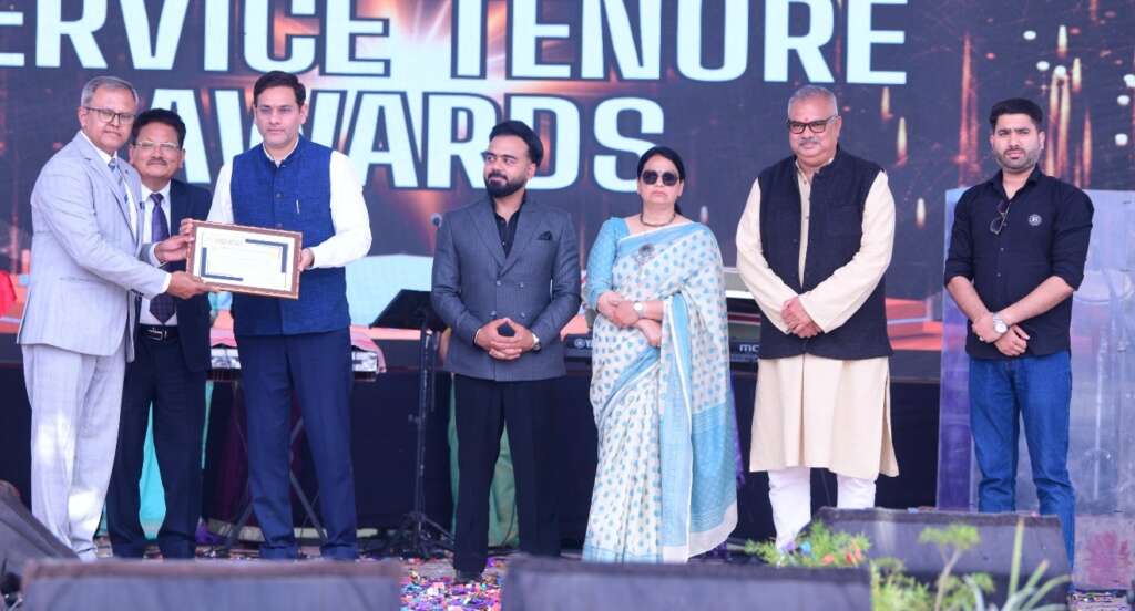 Haldwani: स्पन्दन-2026 की धूम…Amrapali University ने मनाया 27वां स्थापना दिवस, जस्सी गिल-बब्बल राय ने बांधा समां