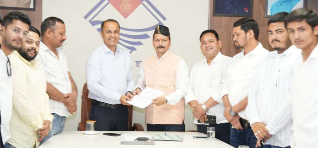 Uttarakhand: मीडिया और सरकार के बीच मजबूत होगा संवाद, ध्रुव रौतेला ने संभाला मीडिया सलाहकार समिति के उपाध्यक्ष का कार्यभार