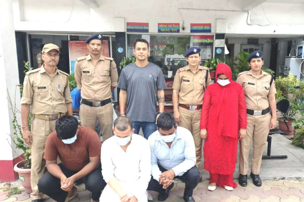 Haldwani: स्पा सेंटर की आड़ में चल रहा था सेक्स रैकेट, 6 युवतियां रेस्क्यू, महिला मैनेजर समेत 4 गिरफ्तार