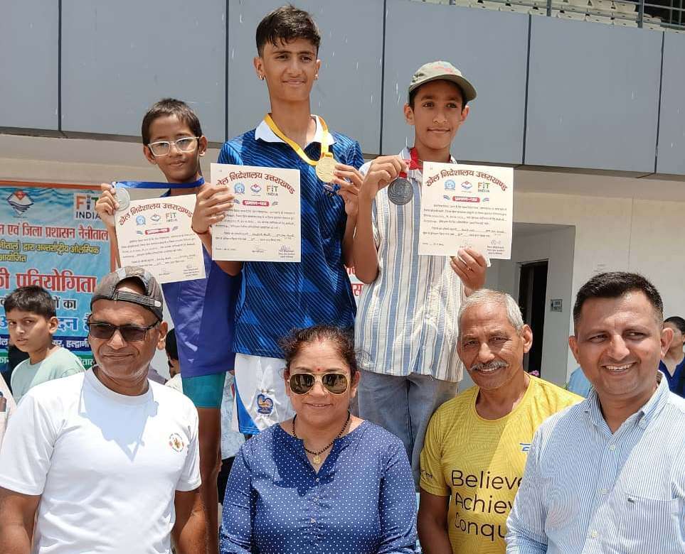 Haldwani: जनपद स्तरीय तैराकी प्रतियोगिता में कौस्तुभ भट्ट ने जीता गोल्ड मेडल